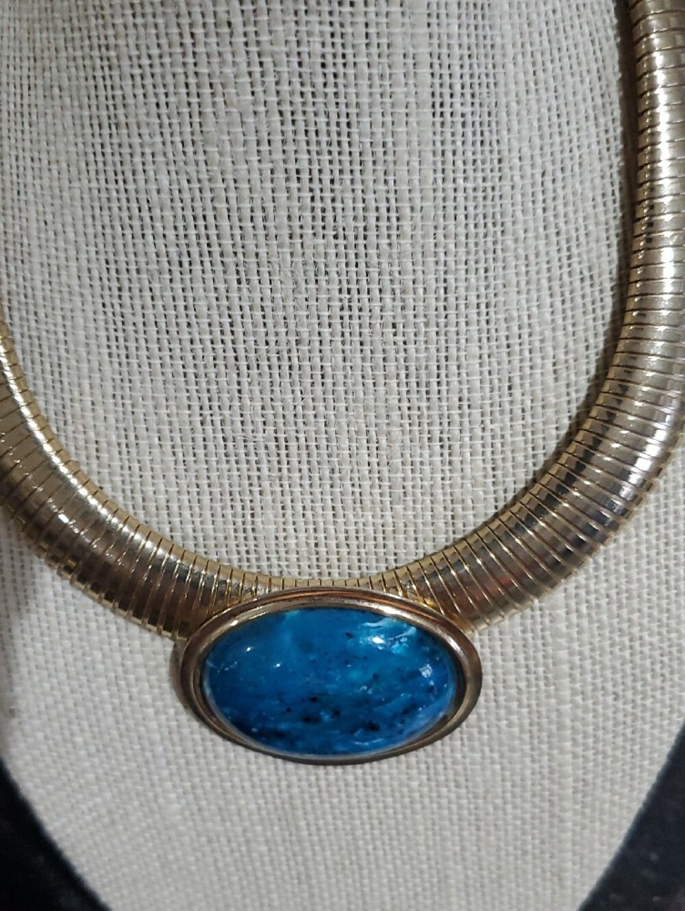 Gold-Tone Omega Ribbed Collar Necklace with Blue Stone Center Vintage Chunky - Picture 3 of 11